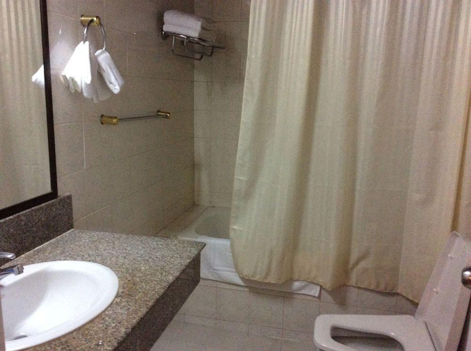 Bathroom 4, Yuzana Hotel, Yangon