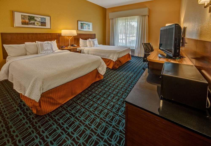 Bedroom 4, Fairfield Inn & Suites Rusasellville, Pope