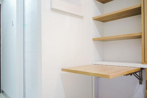 Comfortable and Beautiful Studio Apartment @ Springwood Residence By Travelio, Tangerang