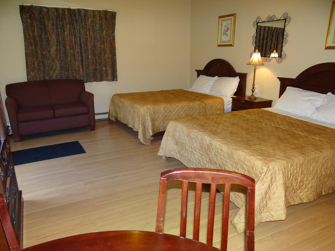Bedroom 4, Falcon Inn, Niagara