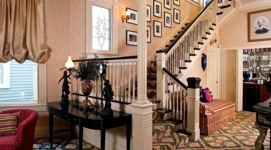 Public Area, Devereaux Shields House, Adams