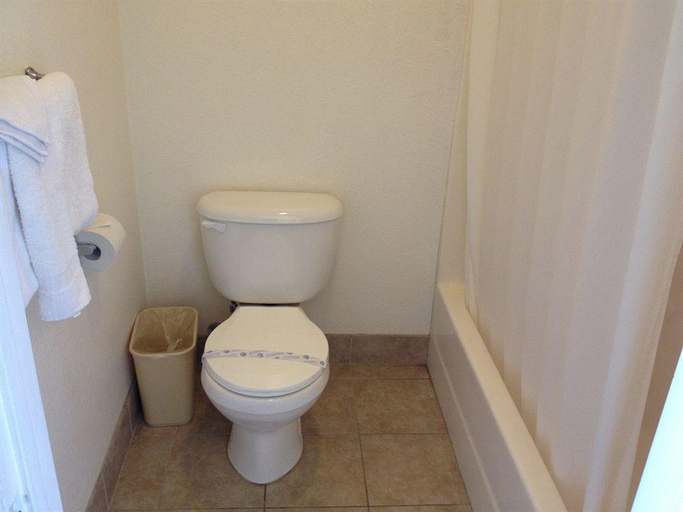 Bathroom 4, Vista Inn Motel, San Diego