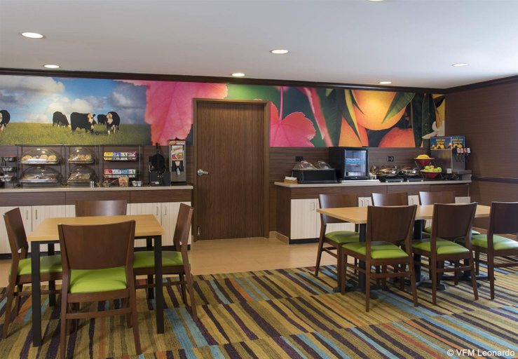 Food & Drinks 5, Fairfield Inn & Suites Chicago St. Charles, Kane