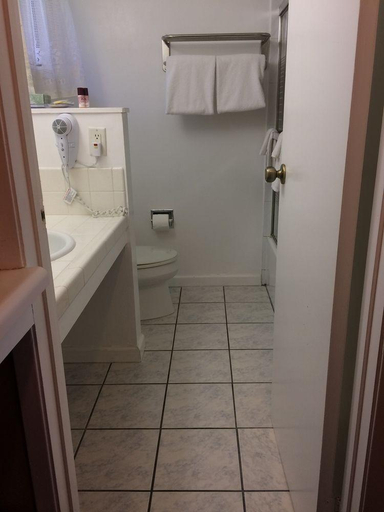 Bathroom 3, Oak Motel Palo Alto, Santa Clara