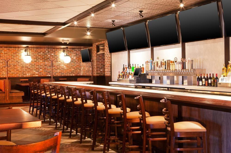Food & Drinks 3, Four Points by Sheraton Saginaw, Saginaw