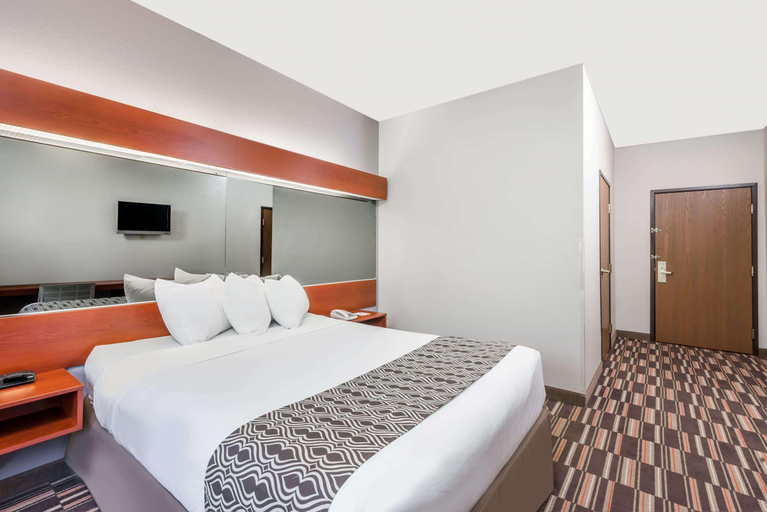 Bedroom 3, SureStay Plus Hotel by Best Western Morgantown, Monongalia