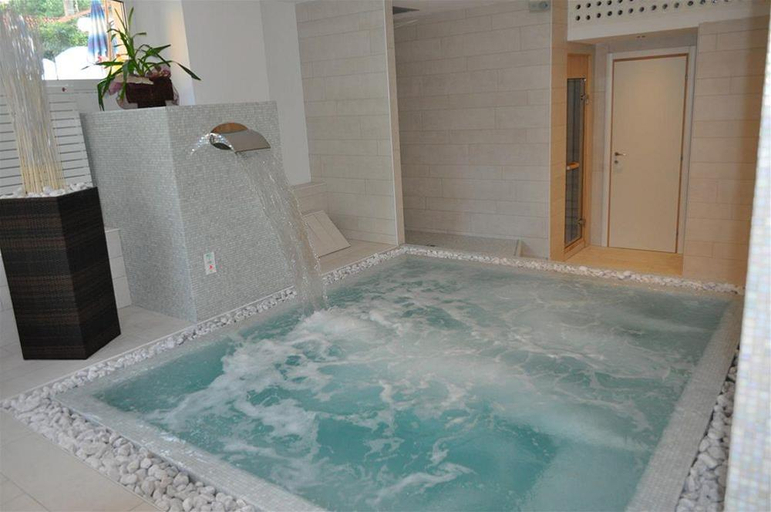 Bathroom 5, Hotel Gaston, Rimini