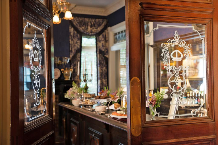 Food & Drinks 5, The Ballastone, Chatham