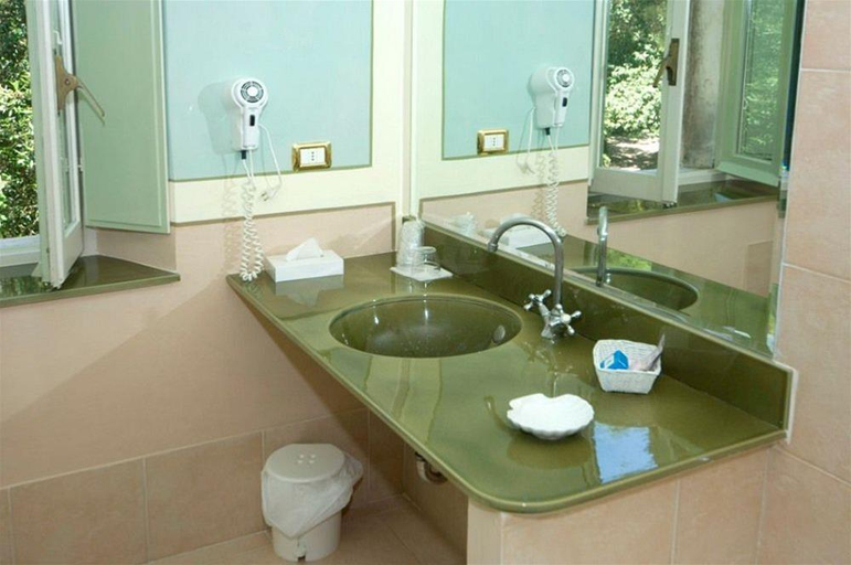 Bathroom 5, Hotel Monteconero, Ancona