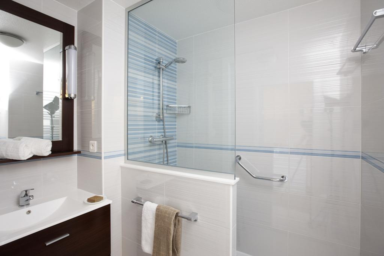 Bathroom 4, Residence Pierre & Vacances Les Jardins de la Cote d'Azur, Var