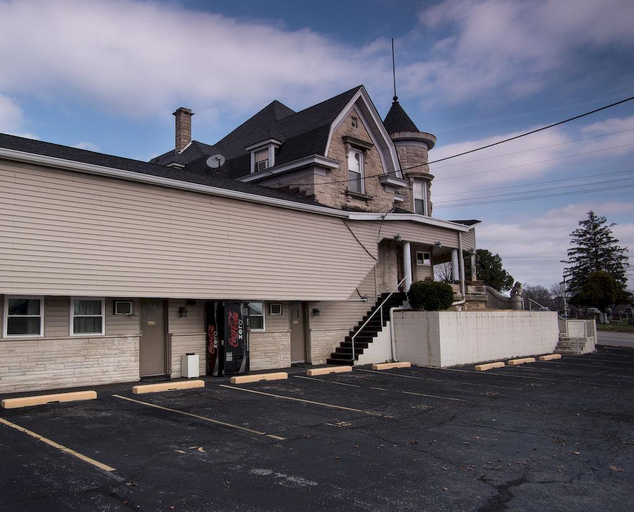 Exterior & Views 2, Rosemount Motel, Lawrence