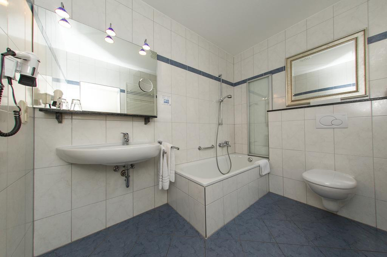 Bathroom, Hotel Trapp, Rheingau-Taunus-Kreis