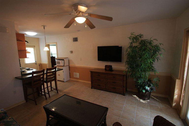 Exterior & Views 2, Sunrise Garden Resort, Manatee