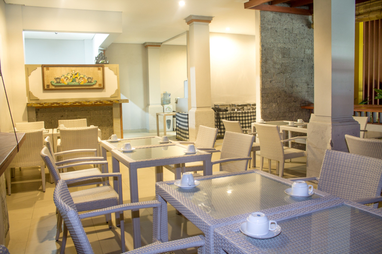 Public Area 2, Kamini Legian Hotel, Badung
