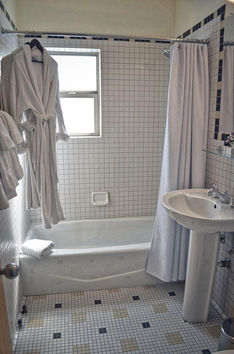 Bathroom, The Inn at El Gaucho, Seattle