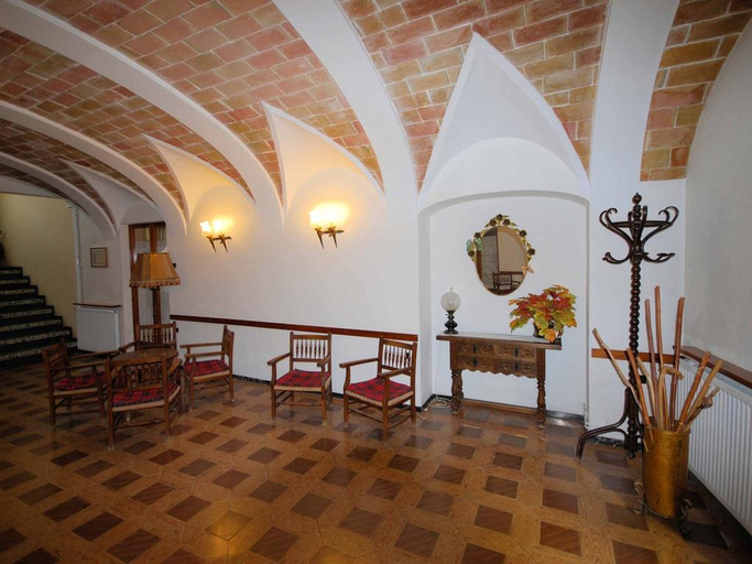 Public Area 2, Hostal Fabrellas, Girona