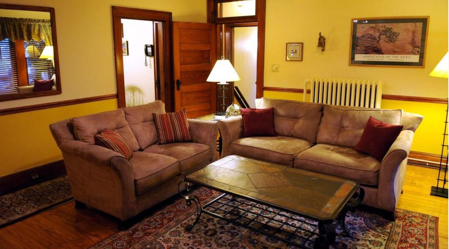 Public Area, Oliver Inn Bed and Breakfast, Saint Joseph