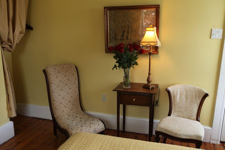 Public Area 3, Surfside Inn, Halifax