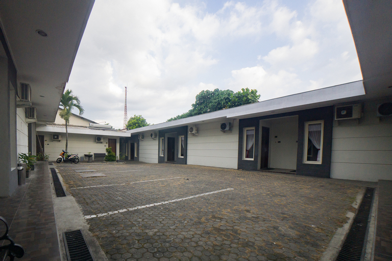 Public Area 1, RedDoorz Plus @ Celaket, Malang