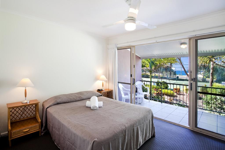 Bedroom 2, Beach Breakers Resort, Noosa - Sunshine-Peregian