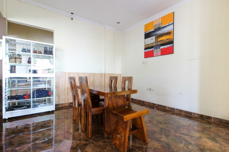 Dining Room, RedDoorz near Terminal Condong Catur 2, Sleman