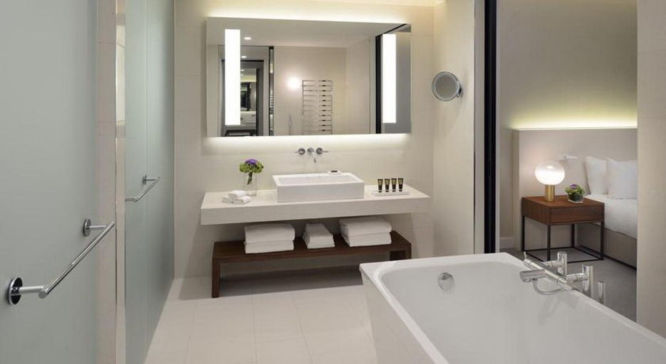Bathroom 5, JW Venice, Venezia