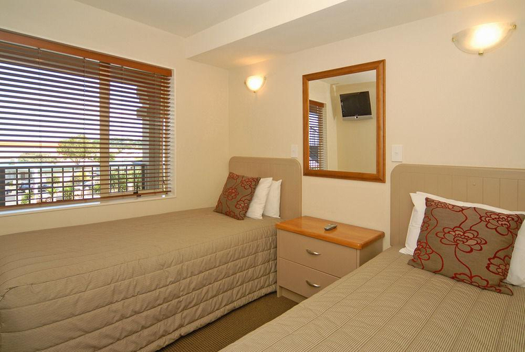 Public Area, Pebble Beach Motor Inn, Hastings