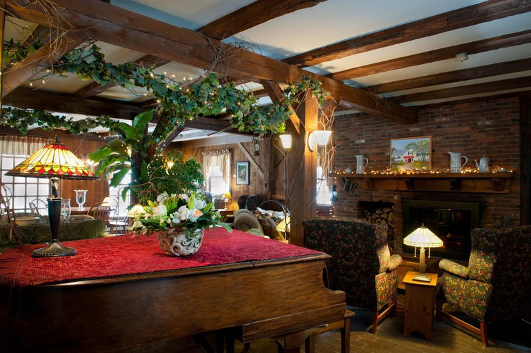 Public Area 2, The Quechee Inn at Marshland Farm, Windsor