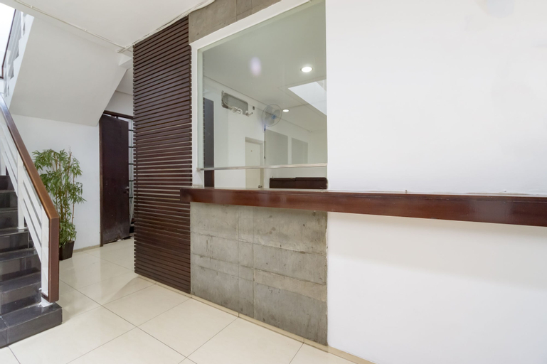 OYO 1953 Residence Stasiun Tebet Syariah Near RS Hermina Jatinegara, South Jakarta