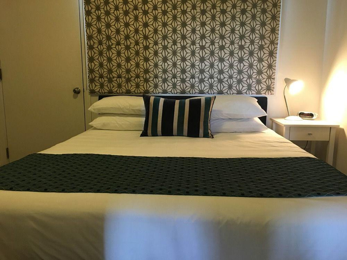 Bedroom 3, Bounty Motel, Far North
