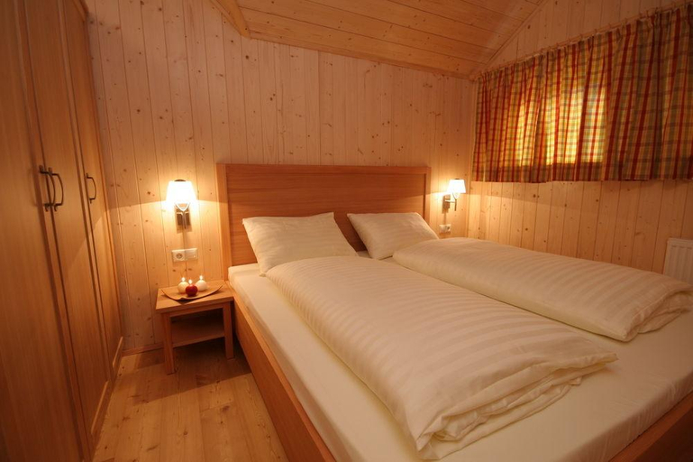 Bedroom 3, Hagan Lodge, Liezen
