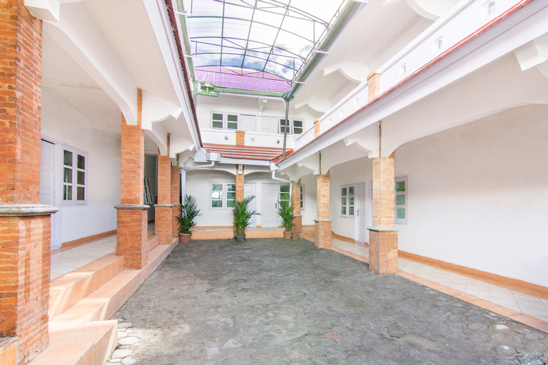 Public Area, OYO 966 Dinda Guesthouse, Sleman