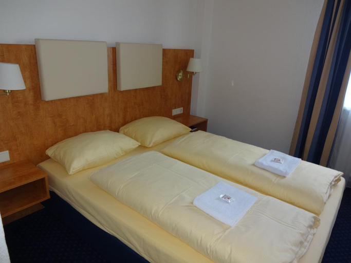 Bedroom 5, Euro - Hotel, Ortenaukreis