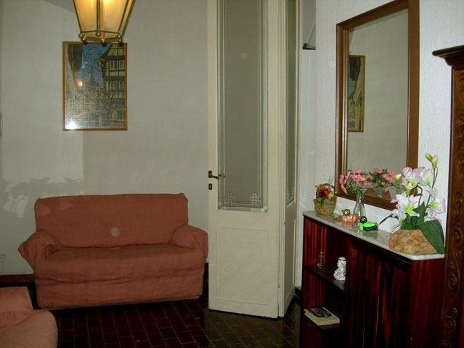 Bathroom 5, Al Pantheon Con Thomas Mann, Roma