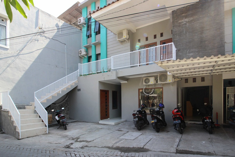 Exterior & Views 2, RedDoorz near UGM 3, Sleman