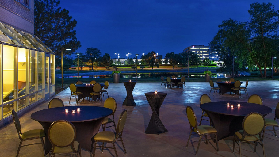 Food & Drinks 5, Sheraton Suites Chicago Elk Grove, Cook