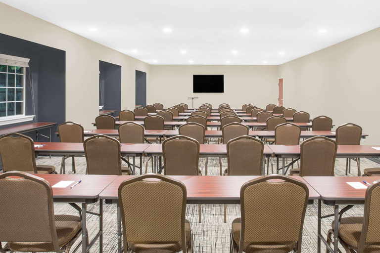 Food & Drinks 4, Microtel Inn & Suites By Wyndham Bentonville, Benton