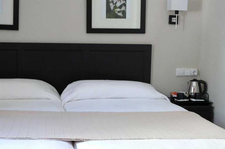 Bedroom 4, Hostal Jakiton, Baleares