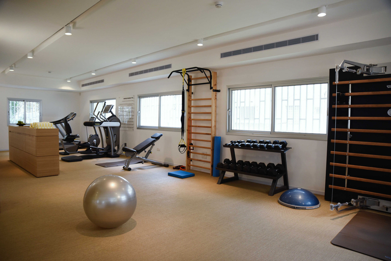 Others 3, Mendeli Street Hotel