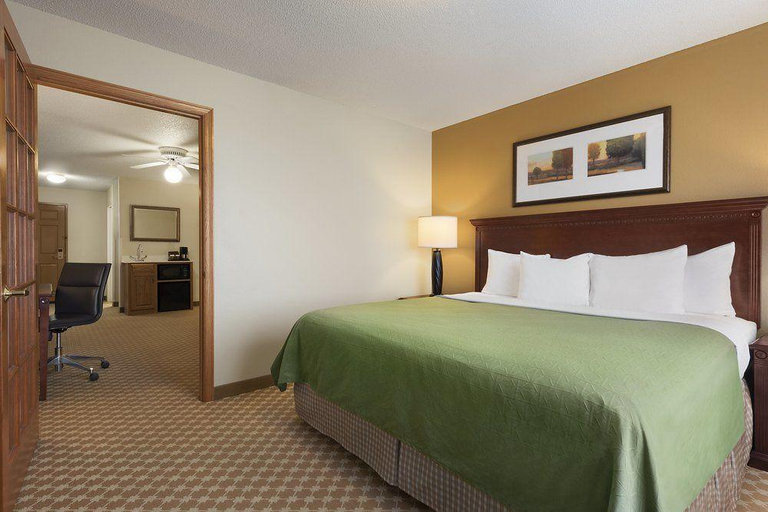 Bedroom 3, Country InnSuites Mankato And Conference Center Mn, Blue Earth