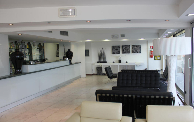 Public Area 3, Mediterraneo Palace Hotel, Ragusa