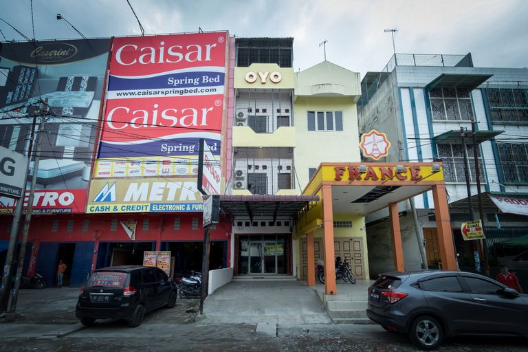 OYO 355 Fella Homestay, Medan