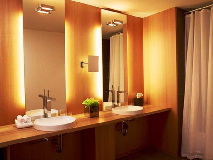 Bathroom 4, Le Germain Hotel Maple Leaf Square, Toronto