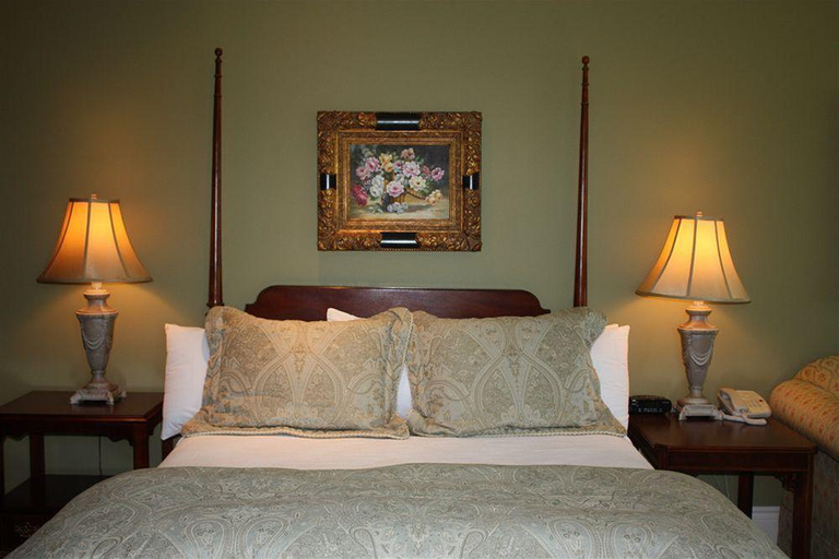 Bedroom 2, Riverbend Inn and Vineyard, Niagara