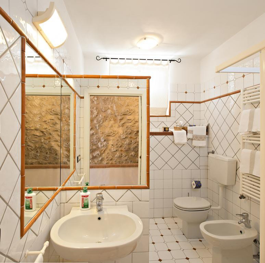 Bathroom 3, I Coppi, Siena