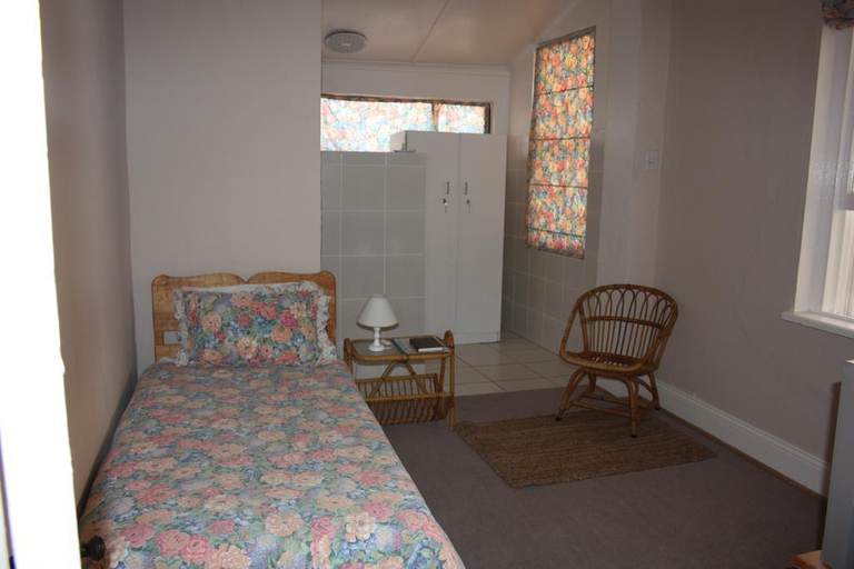Others 5, Karoopark Guest House, Cacadu