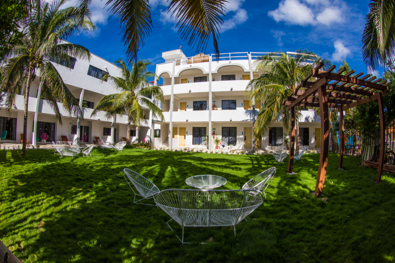 Exterior & Views