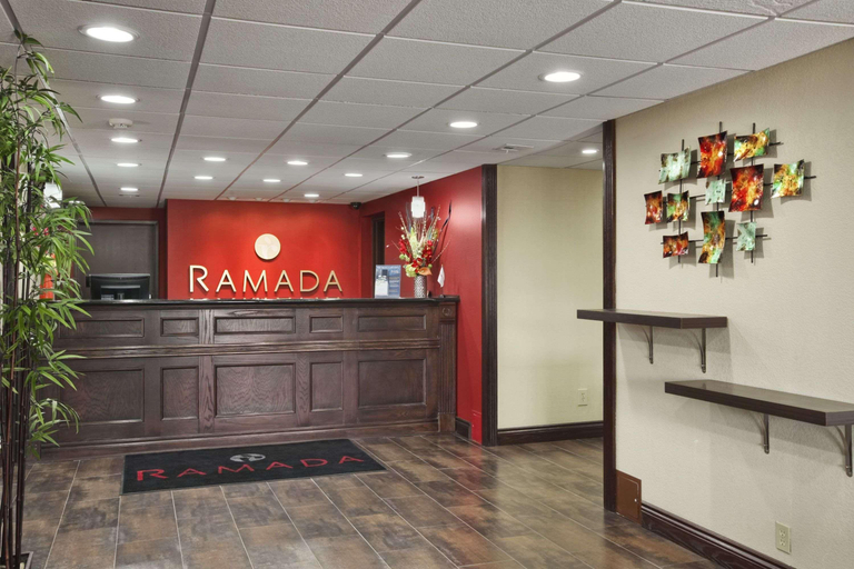 Public Area 2, Ramada by Wyndham Tulsa, Tulsa