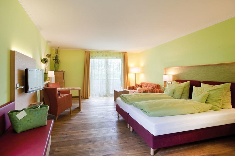 Bedroom 4, Hotel Sonnengut Wellness - Therme - Spa, Rottal-Inn