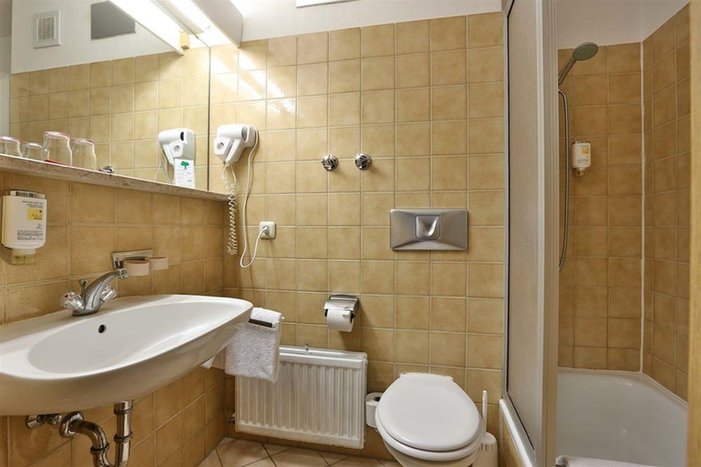 Bathroom 4, Aktiv & Vital Residenz, Passau